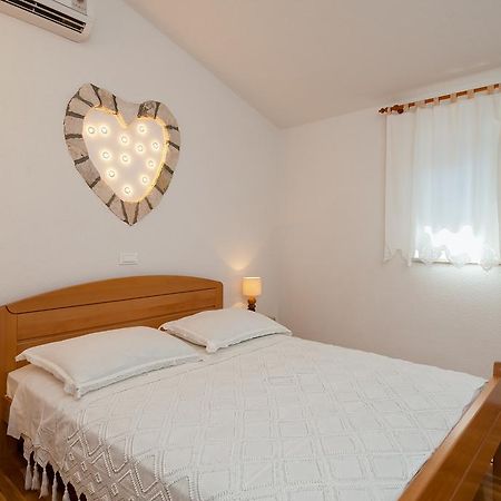 Apartments Mande And Kate Baska Voda Bilik gambar