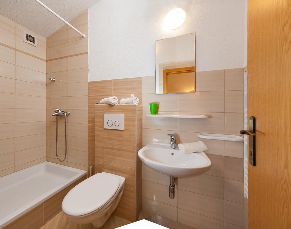 Apartments Mande And Kate Baska Voda Bilik gambar