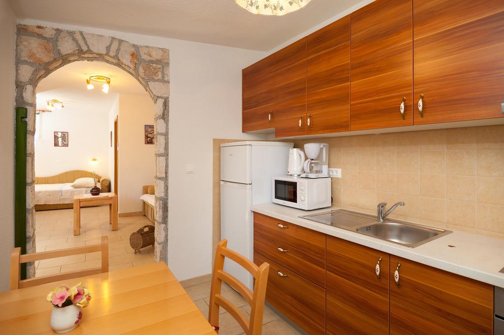 Apartments Mande And Kate Baska Voda Bilik gambar